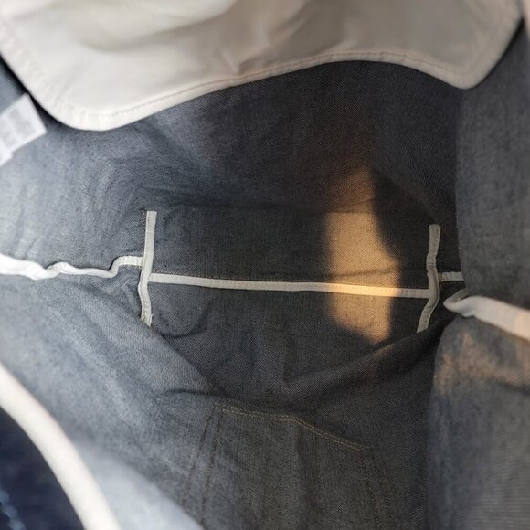 Levi’s® Back Pocket Tote Bag  - Like New - Picture 6 of 9